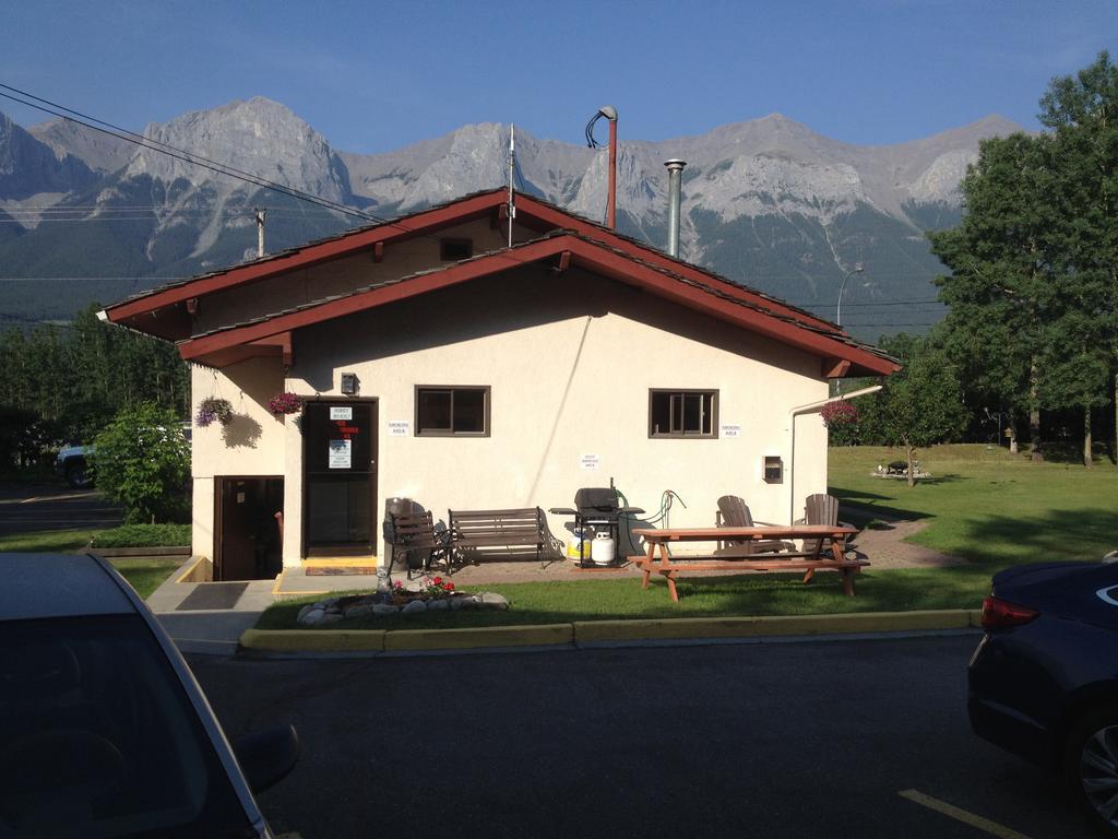 The Gateway Inn Canmore Exterior foto